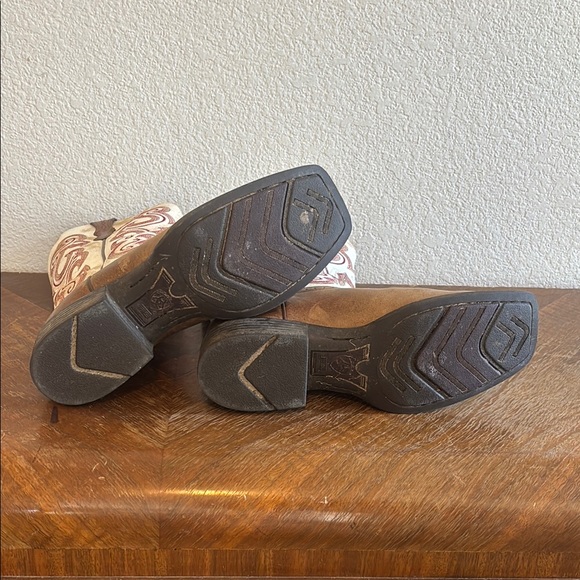 Ariat Women's Brown and Cream Western Boots - Picture 4 of 7